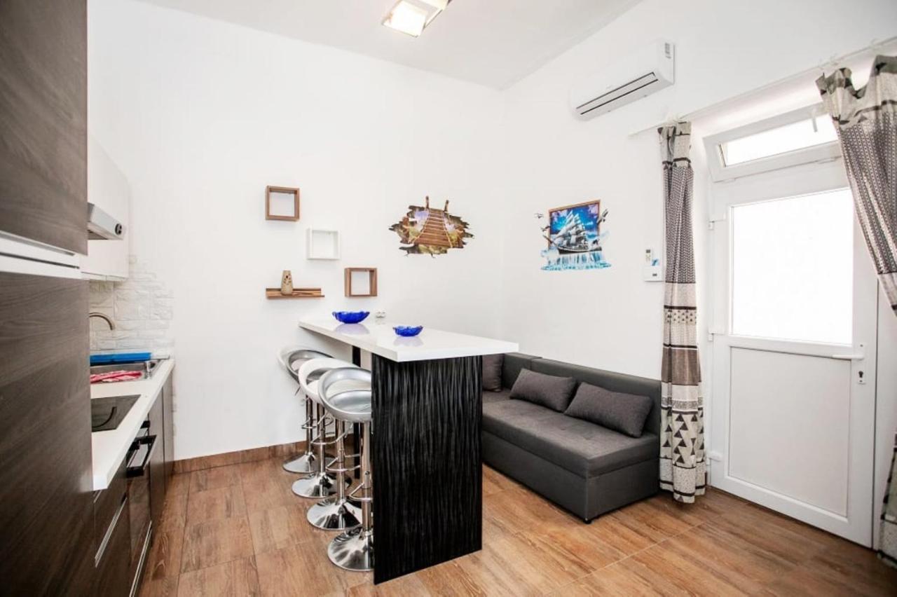 Apartments Punta 2 Omiš Εξωτερικό φωτογραφία